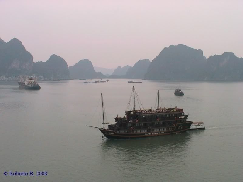 HaLongBay.jpg