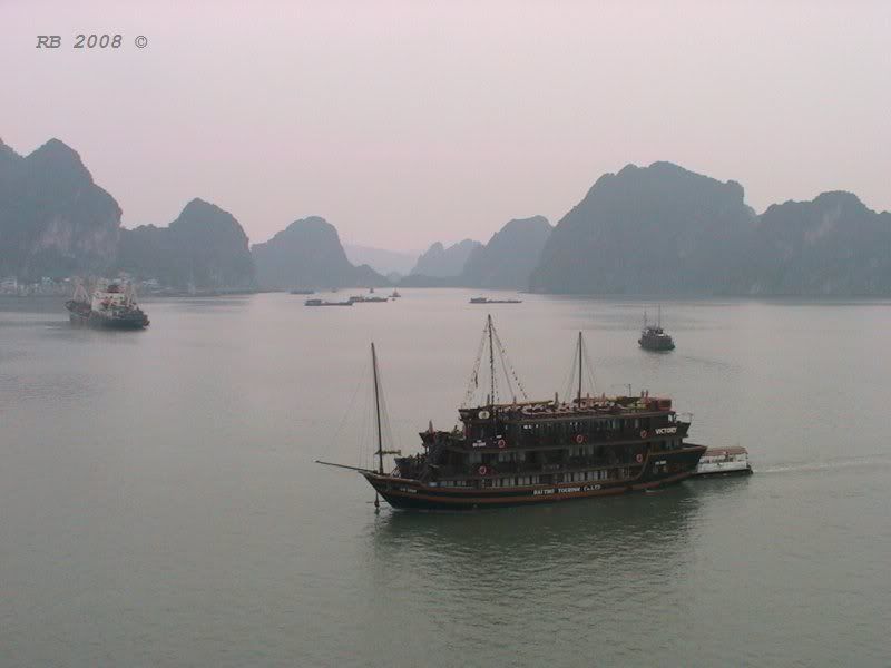 HaLongBay.jpg