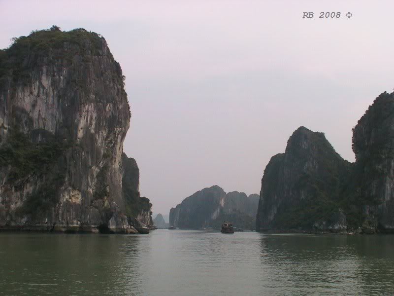 HaLongBay2.jpg