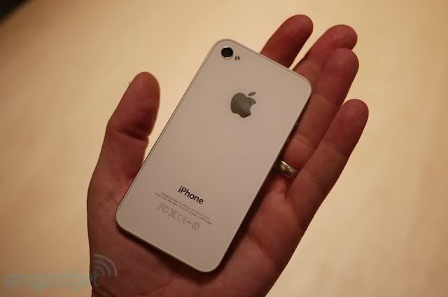 Шинэ iPhone 4 худалдаанд гархад бэлэн боллоо