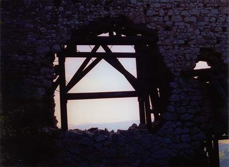ruinas_bathory004.jpg
