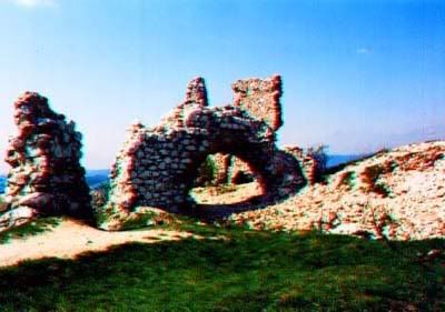 ruinas_bathory006.jpg