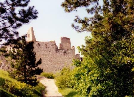 ruinas_bathory007.jpg