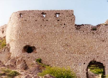 ruinas_bathory021.jpg