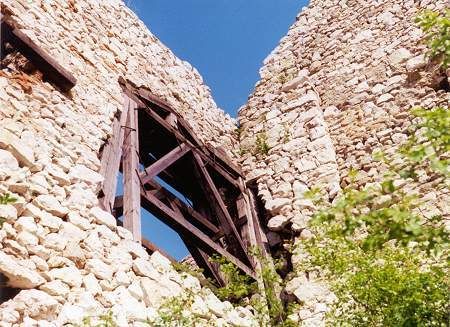 ruinas_bathory022.jpg