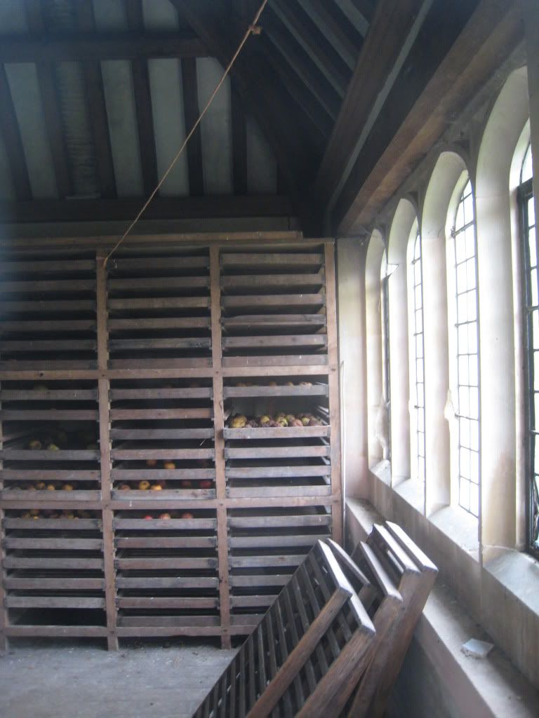 Gt Chalfield drying fruit