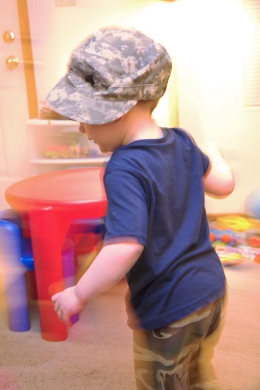 IMAGE: http://i276.photobucket.com/albums/kk2/D40riggs/Michael/withhat.jpg