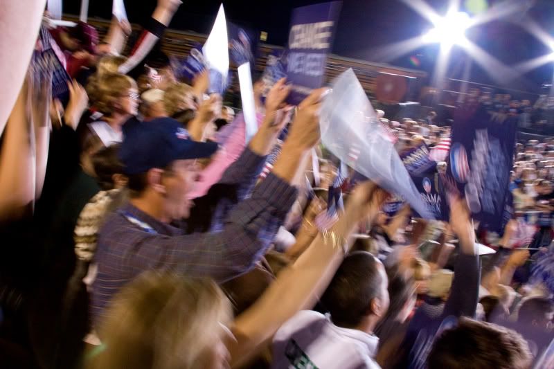 IMAGE: http://i276.photobucket.com/albums/kk2/D40riggs/Obama%20comes%20to%20Springfield/excitedcrowd.jpg