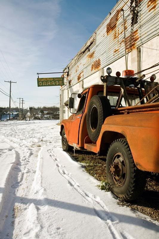 IMAGE: http://i276.photobucket.com/albums/kk2/D40riggs/Street%20Photography/internationalback.jpg