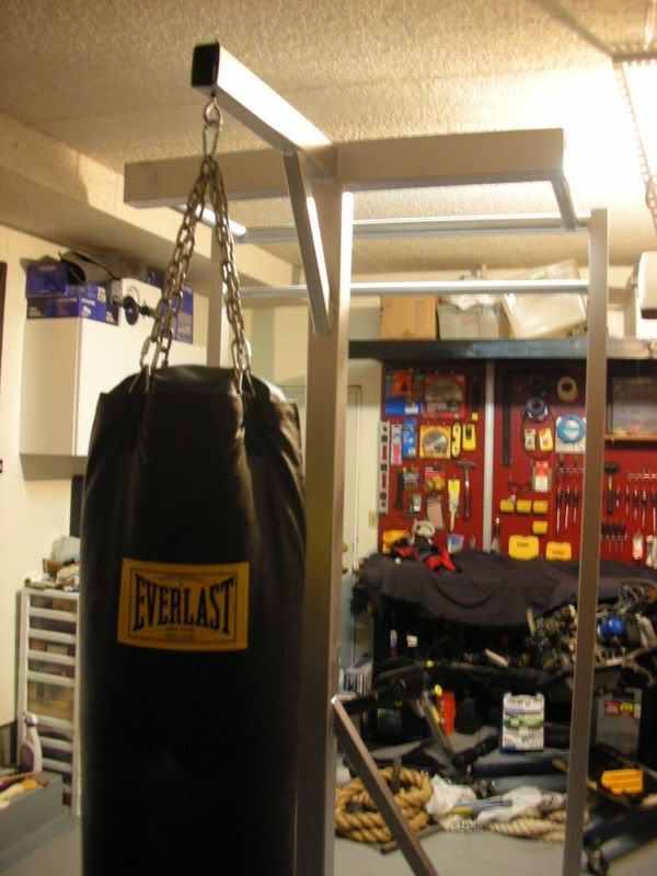 Making a Heavy Bag Stand / Pullup Station Combo - www.neverfullmm.com