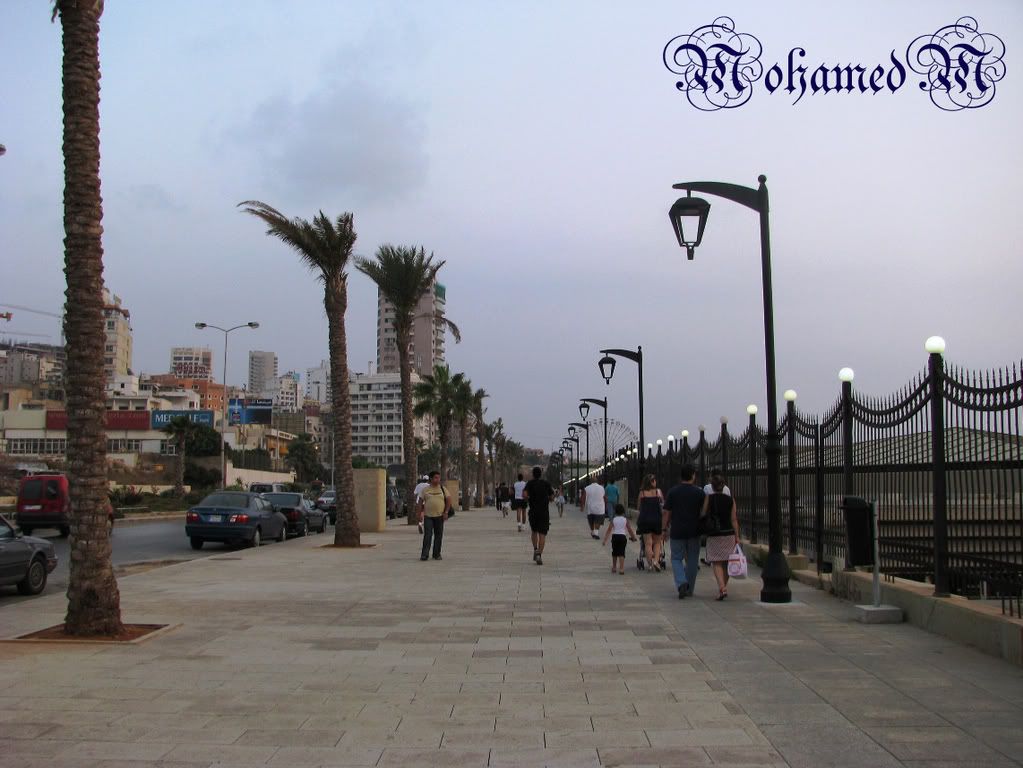 http://i276.photobucket.com/albums/kk7/mohamadm/corniche1.jpg