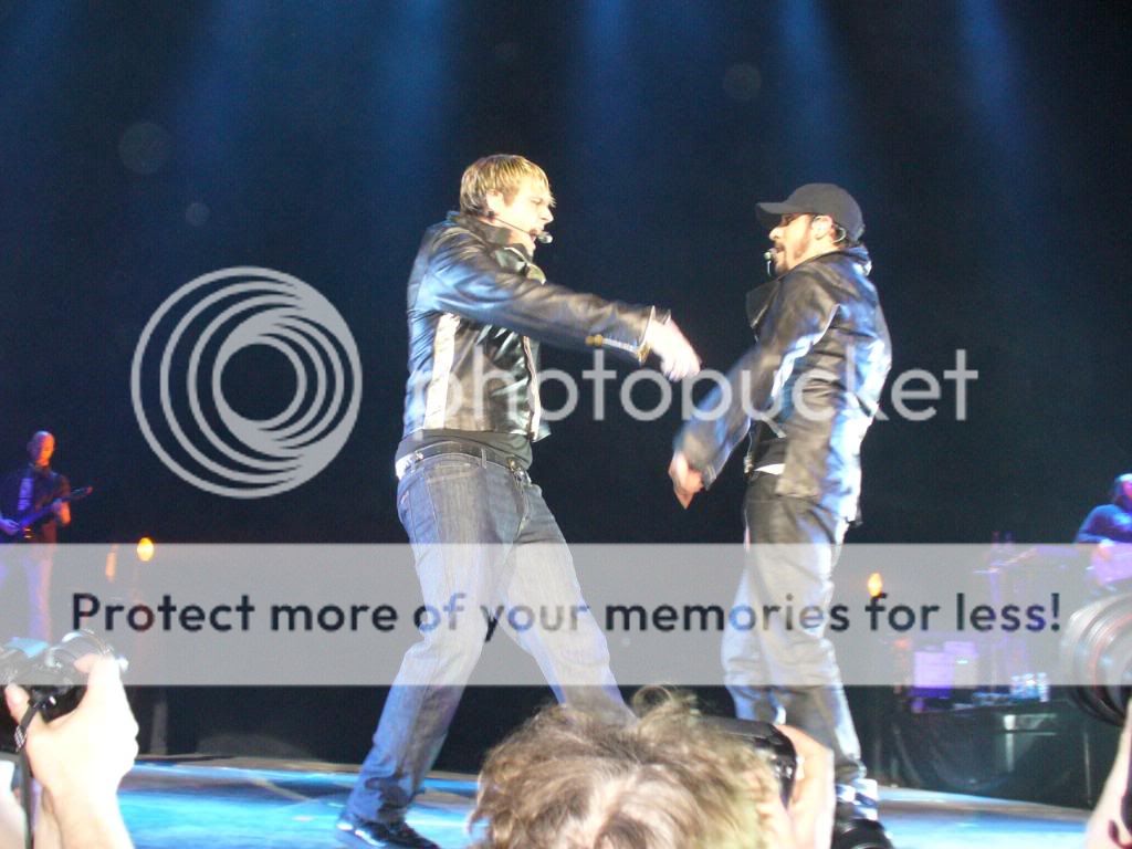 http://i276.photobucket.com/albums/kk25/BackstreetBoys2008/BSB%20Berlin/P1040189.jpg