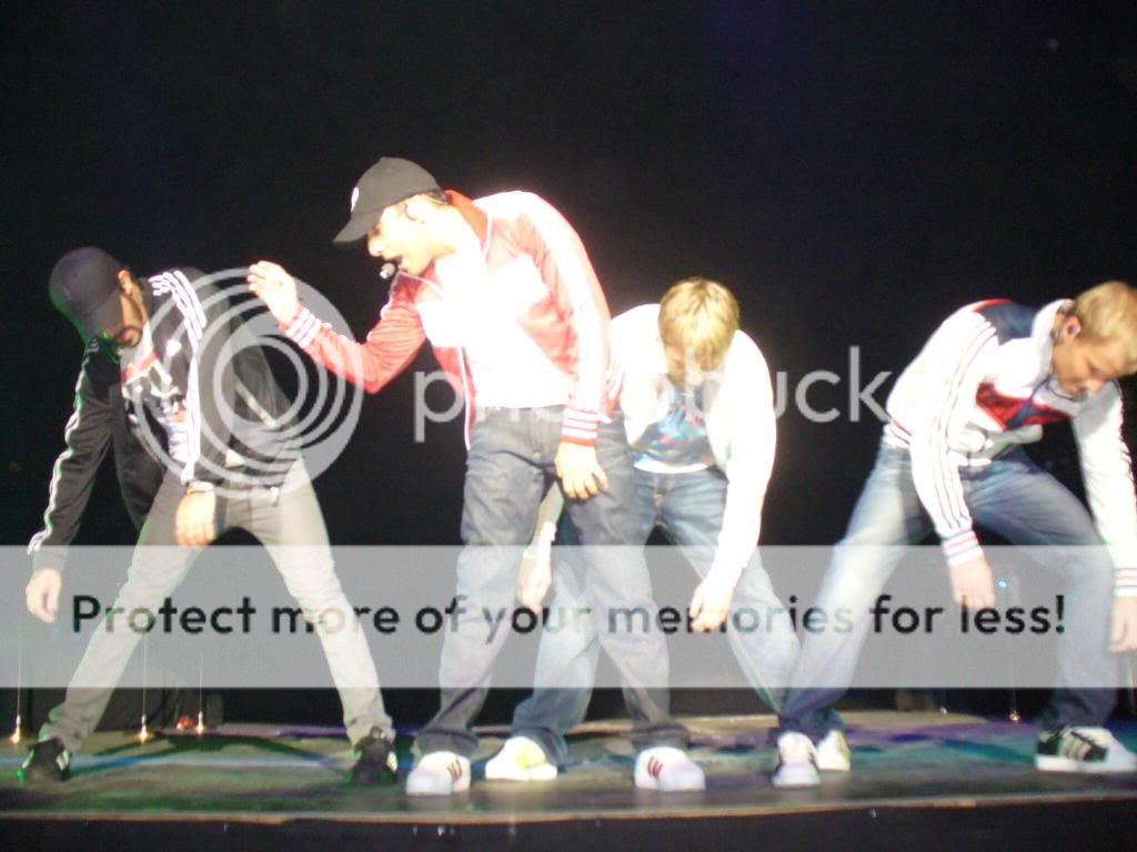 http://i276.photobucket.com/albums/kk25/BackstreetBoys2008/BSB%20Berlin/P1040285.jpg