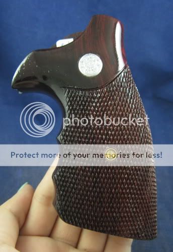   WOOD CHECKERED GRIPS FOR S&W REVOLVERS, N FRAME, SQUARE BUTT  