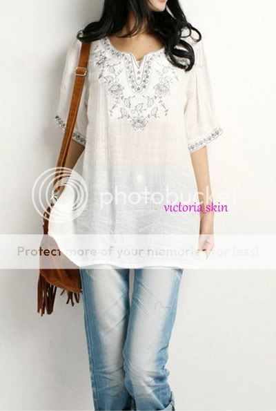 GORGEOUS Vtg 70s White Boho FLORAL Embroidered MEXICAN Hippie Top