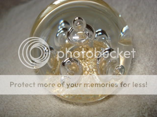 RRR ART CRYSTAL GLASS PAPERWEIGHT GOLD DUST GLOBE PAPERWEIGHT UNIQUE