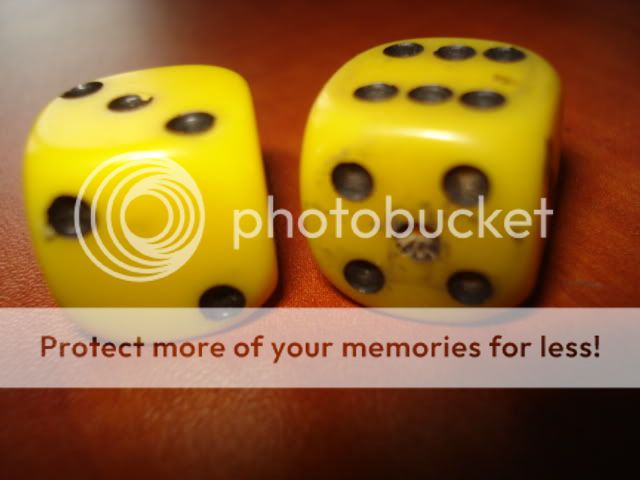 VINTAGE SET OF 2 BUTTERSCOTCH AMBER BAKELITE DICE 5/8  