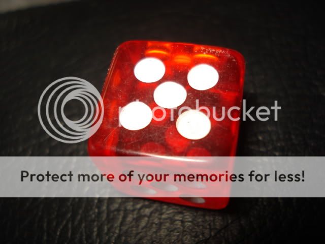 UNIQUE COLLECTORS LUCITE BAKELITE DICE ONLY 5 POINTS  