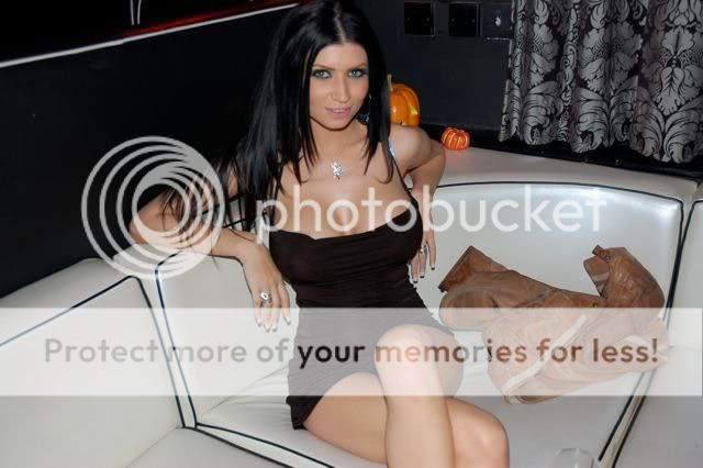 [Image: 166342_101982359879587_100002034695266_9...4438_n.jpg]